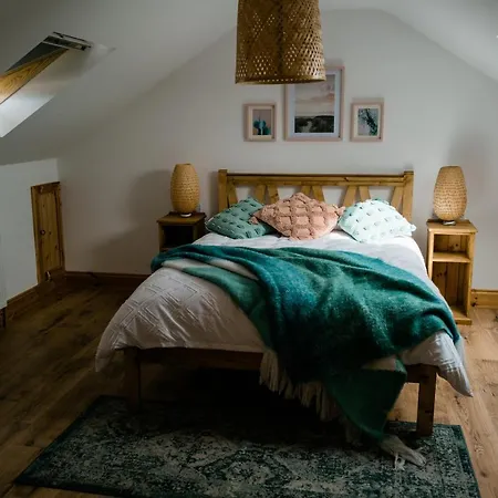 Modern Self Catering Apartment, Miltown Malbay Apartamento