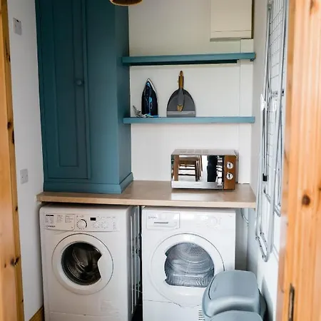 Modern Self Catering Apartment, Miltown Malbay Apartamento