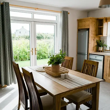 Modern Self Catering Apartment, Miltown Malbay *
