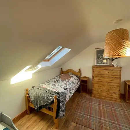 Modern Self Catering Apartment, Miltown Malbay Apartamento *