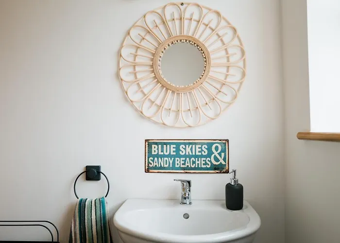 Modern Self Catering Apartment, Lägenhet Milltown Malbay